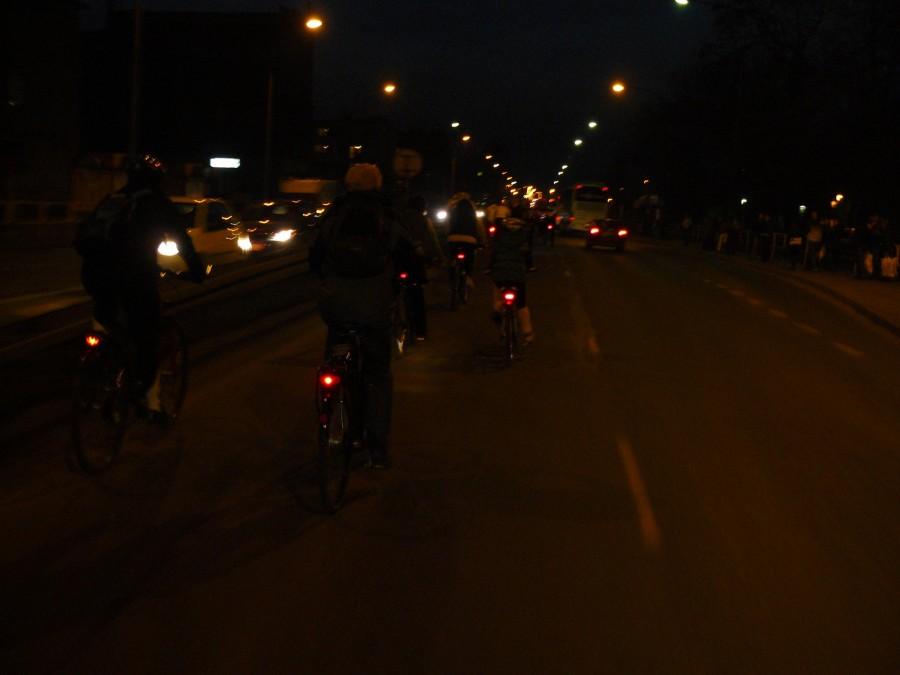 Rowerzyści na lewym pasie :P