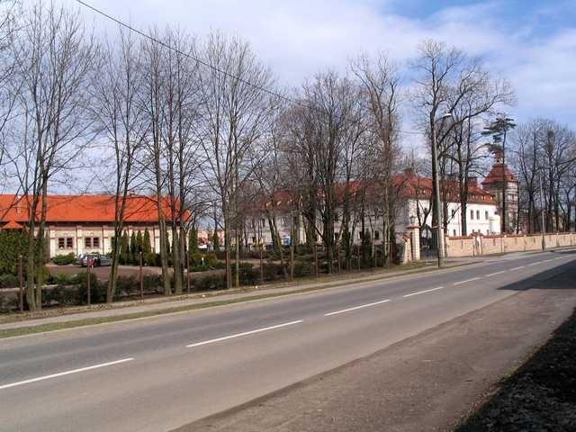 Zamek w Starych Tarnowicach