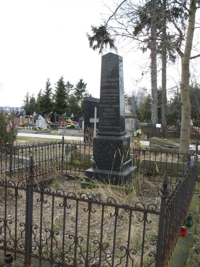 Stara Iwiczna - cmentarz luterański z 1850 r.