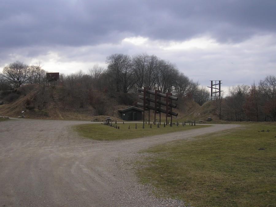 'Landskabsskulptur' w poblizu Egtved; rzeźby prowadzą dialog z przyrodą...