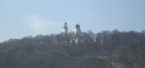 Klasztor dalej stoi