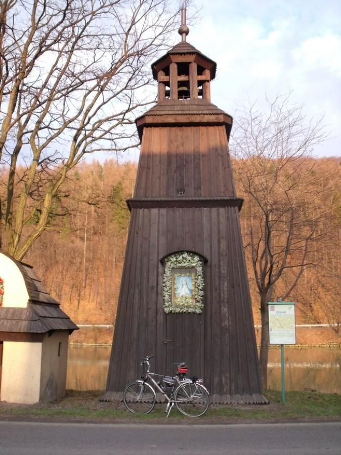 Dzwonnica w Czernichowie