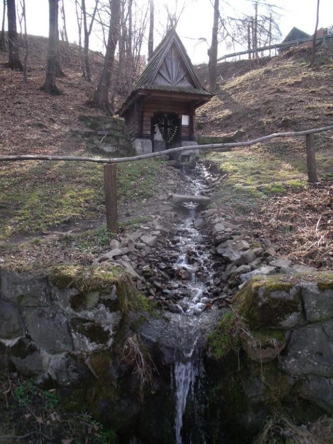Kapliczka na potoku