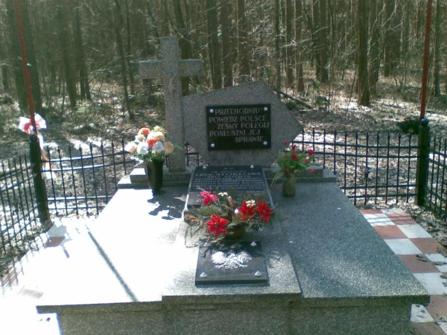 Grób bezimiennych żołnierzy WBK