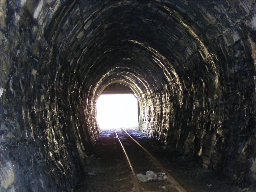 W tunelu
