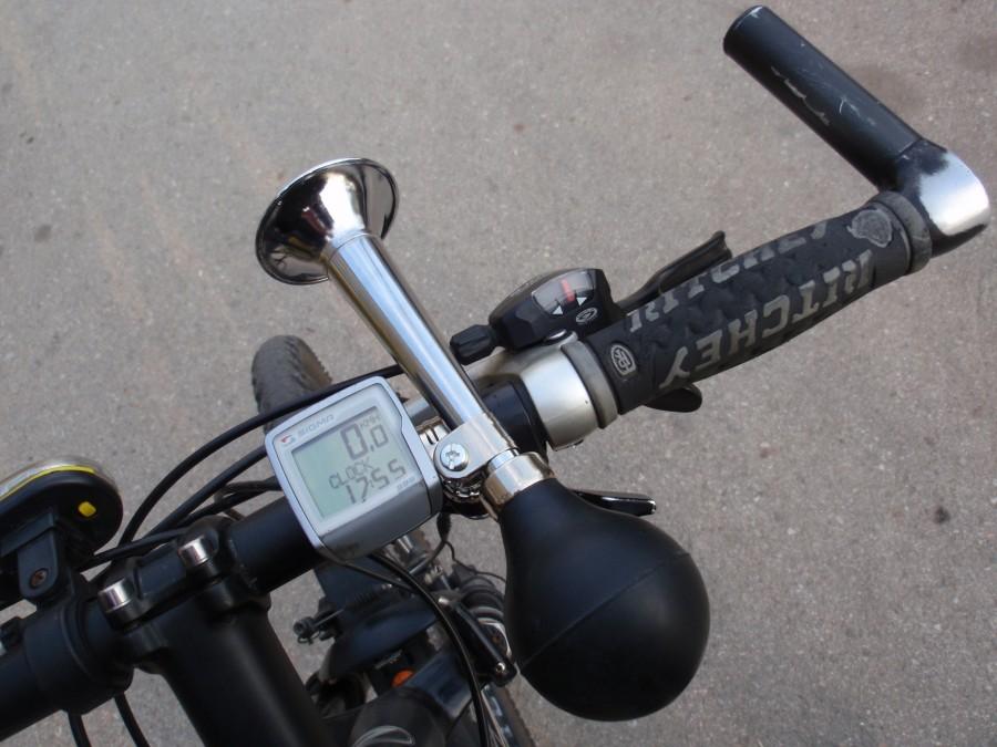 Trąbka pilota rowerowego.