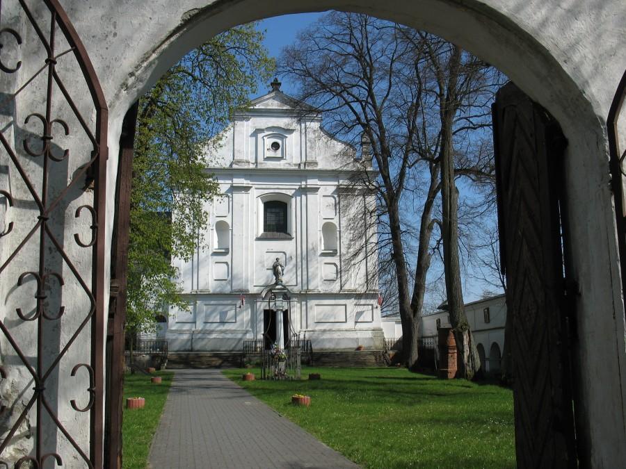 Miedniewice - kościół pw. Nawiedzenia Najświętszej Marii Panny i Św. Józefa Oblubieńca