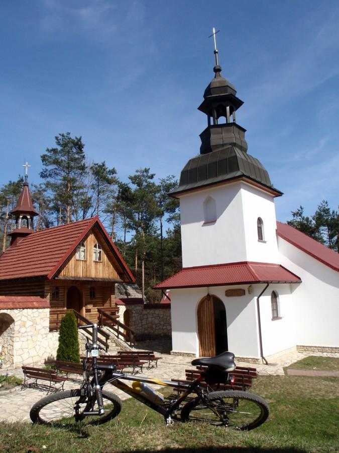 Pustelnia w Czatachowej - kościółek pw. Ducha Św.