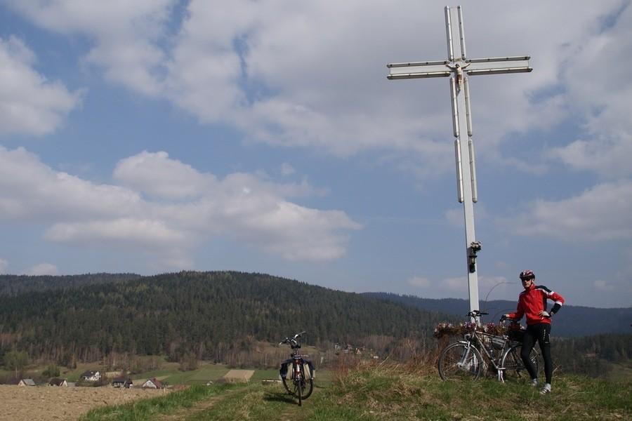 Krzyż milenijny na Wierchu Koconia