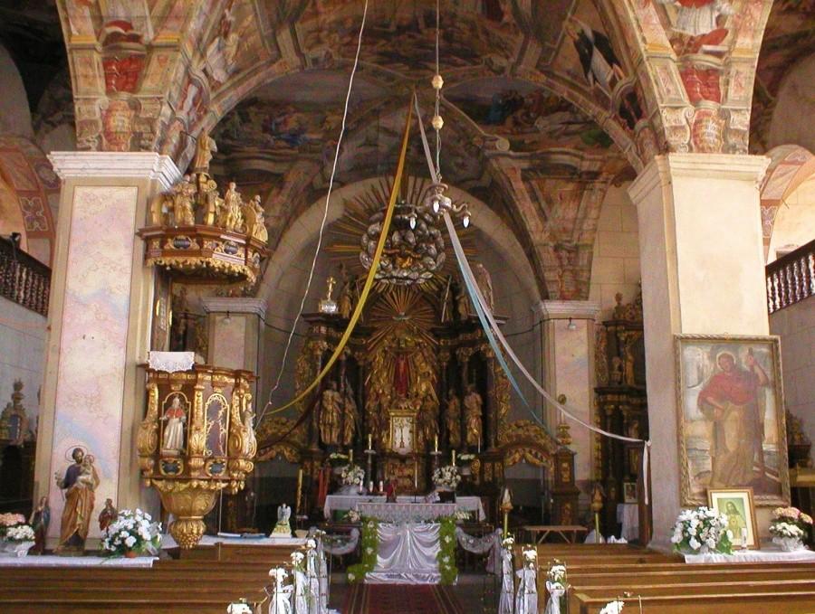 CHWALĘCIN- WNĘTRZE KOŚCIOŁA