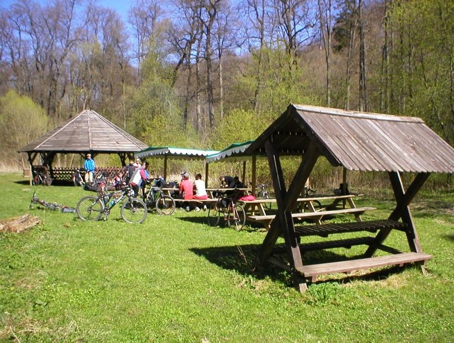REZERWAT ,,DOLINA RZEKI WAŁSZY''-MIEJSCE BIWAKOWE