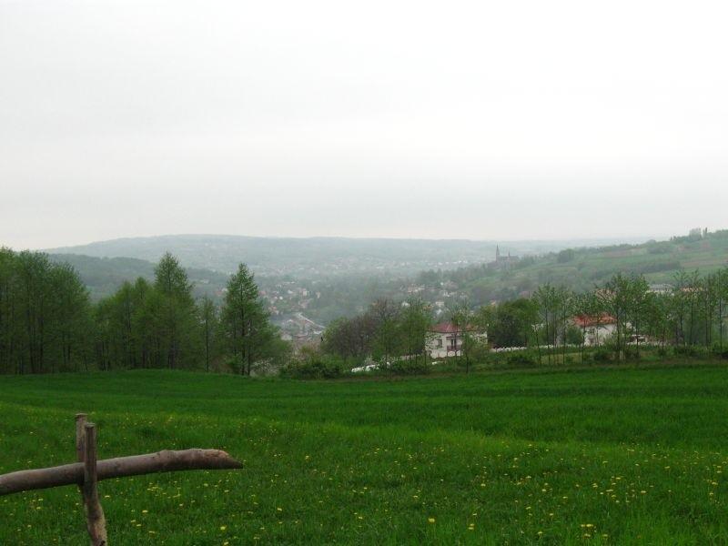 Widok m.in. na Lubenię- w tle Grochowiczna i Babia Góra.