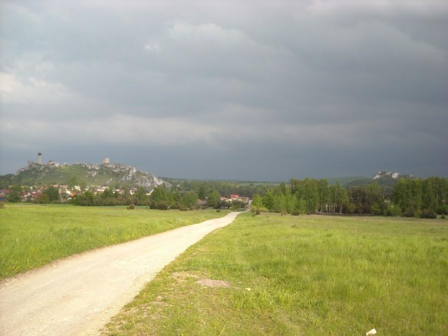 Burzowe chmury nad Sokolimi Górami.