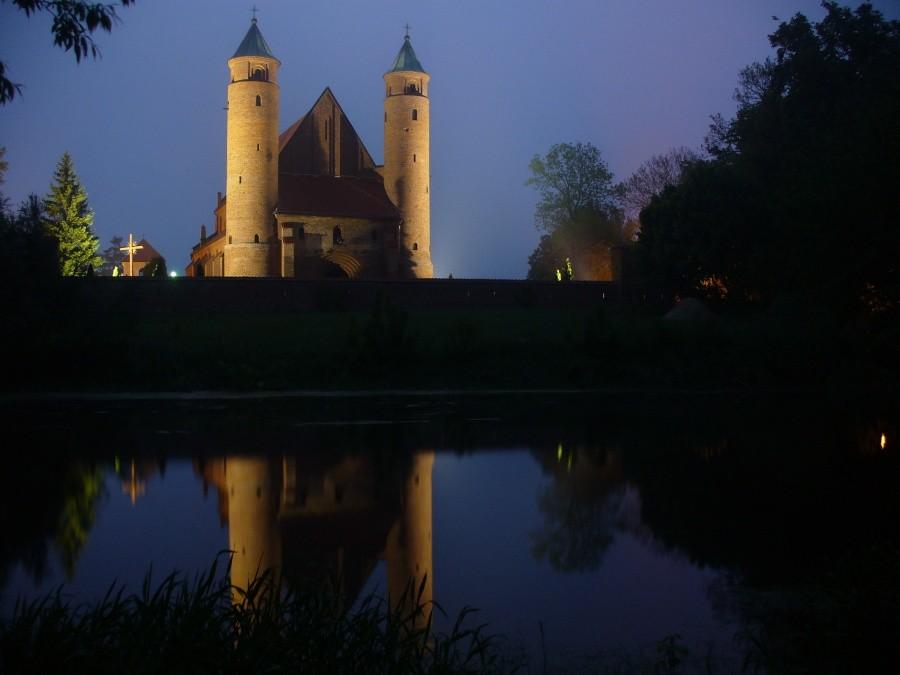 Brochów wieczorem