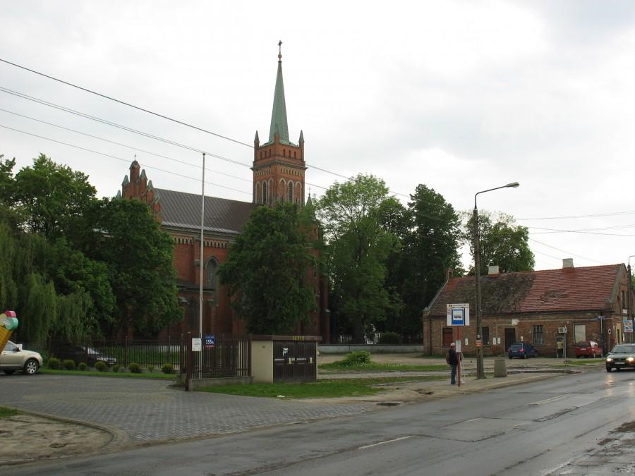 Kościół Wniebowzięcia NMP w Zerzeniu, widok z Traktu Lubelskiego