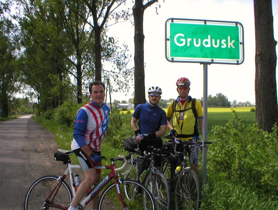 W POŁOWIE TRASY