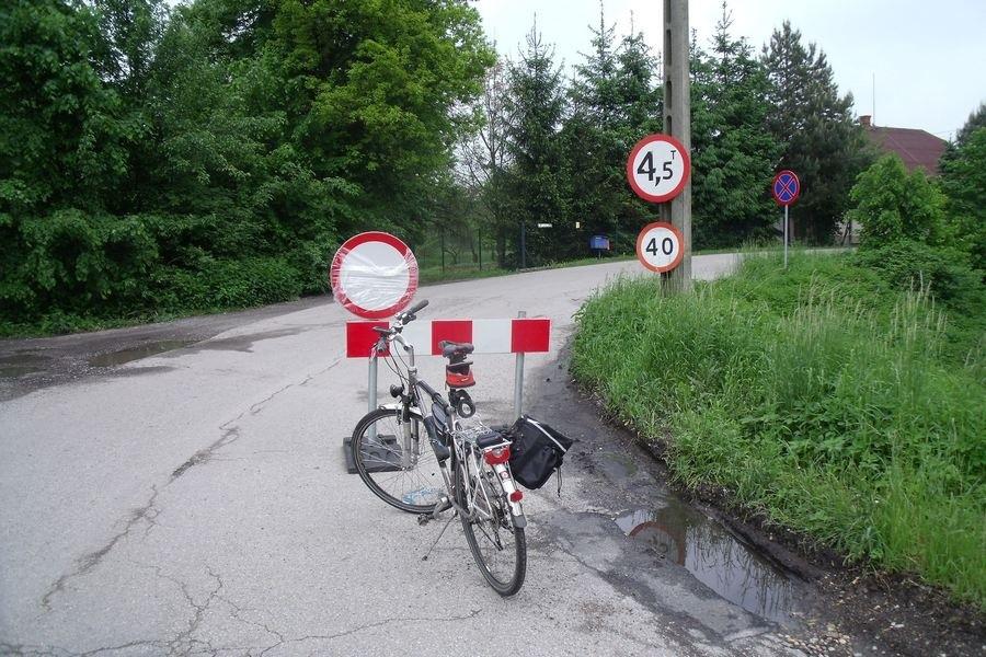 Znów zakaz