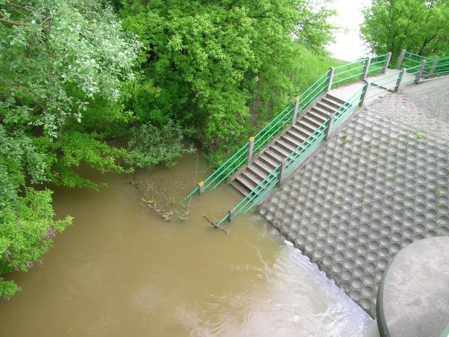 Zalane schody na most fordoński