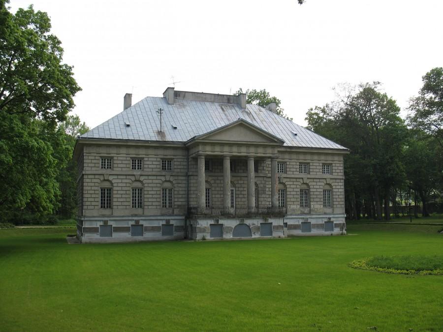 Młochów - pałac, taras widokowy elewacji płn.