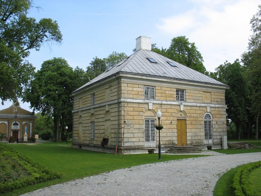 Młochów - oficyna pałacowa