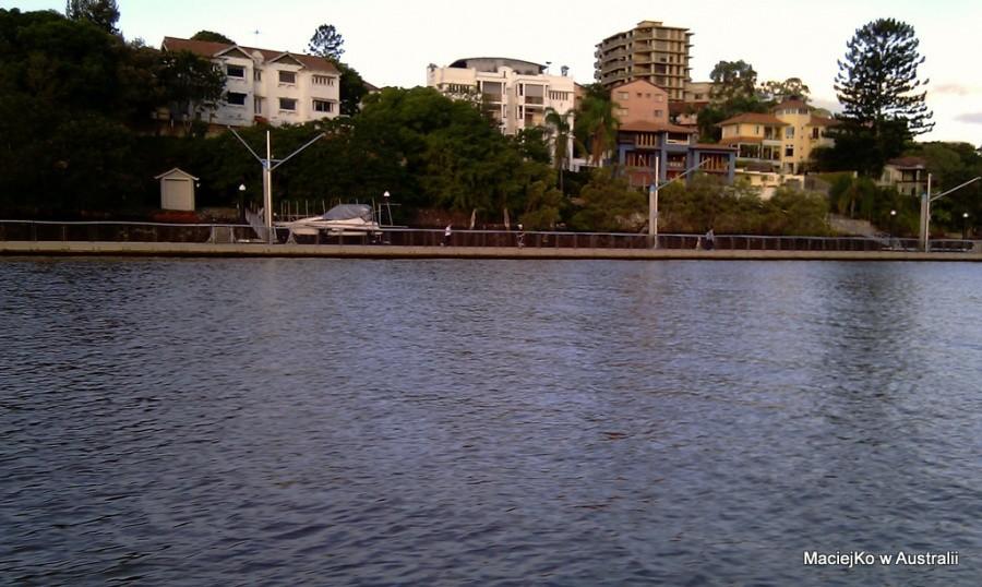 Pływająca ścieżka rowerowa na rzece w Brisbane