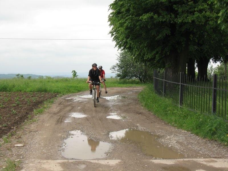 Powoli dociera reszta.