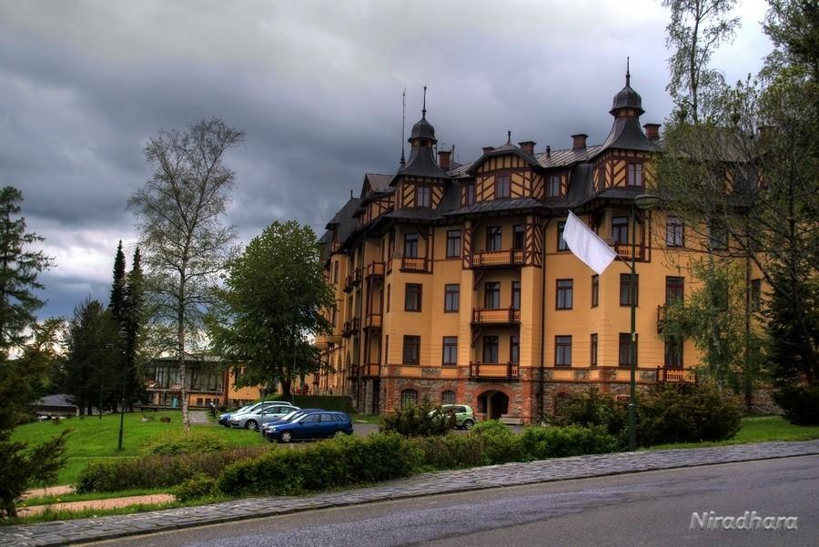 w tym hotelu chyba jest kilku gości