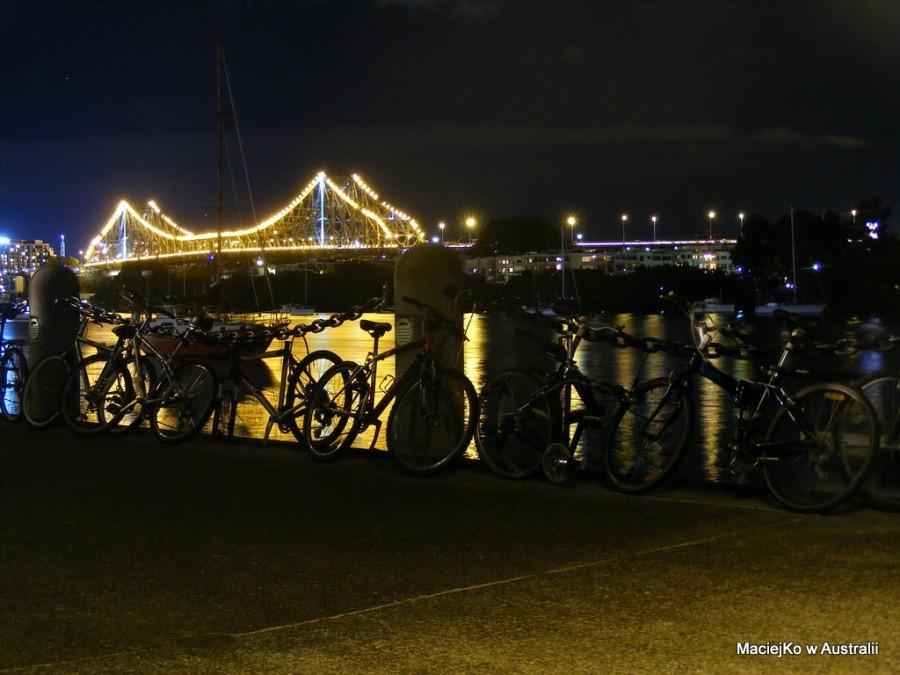 Nieoficjalny parking rowerowy w centrum