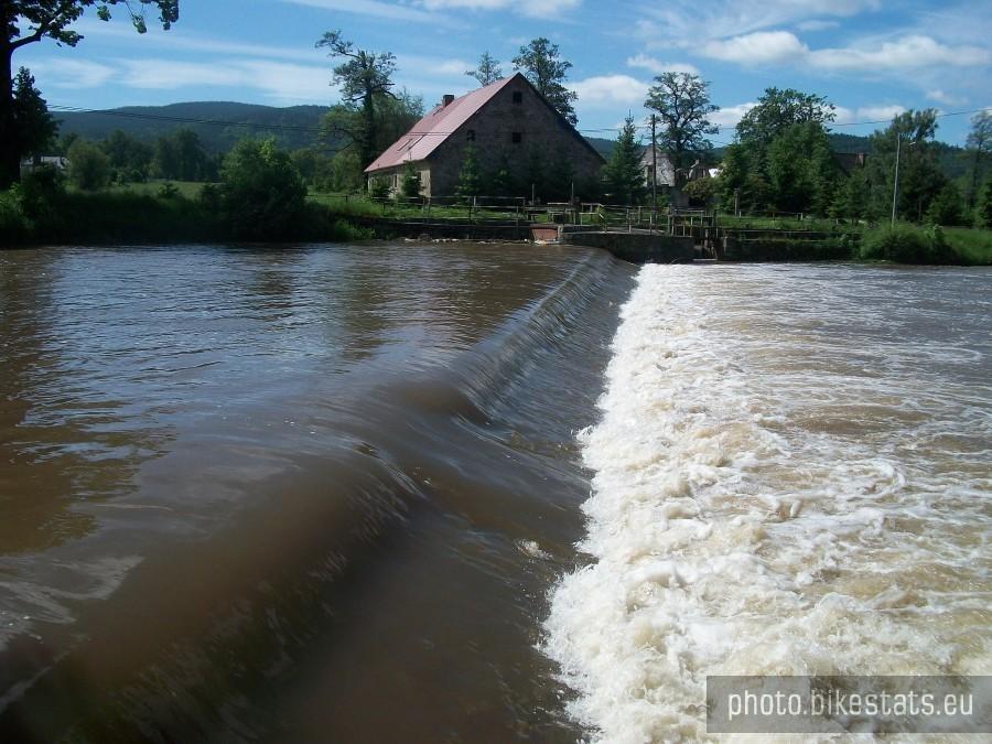 niebezpiecznie mieszkać nad Bobrem