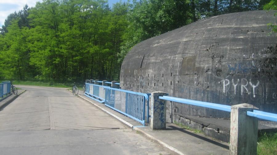 Most przesuwny i bunkier w Ołoboku