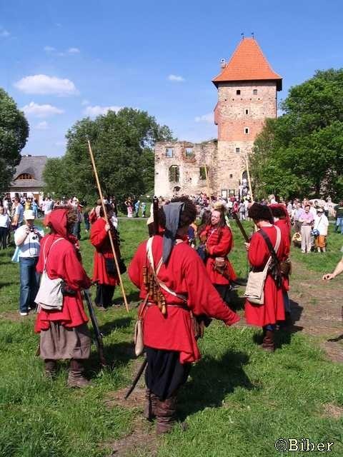 Przed zamkiem Kozacy grupują siły...