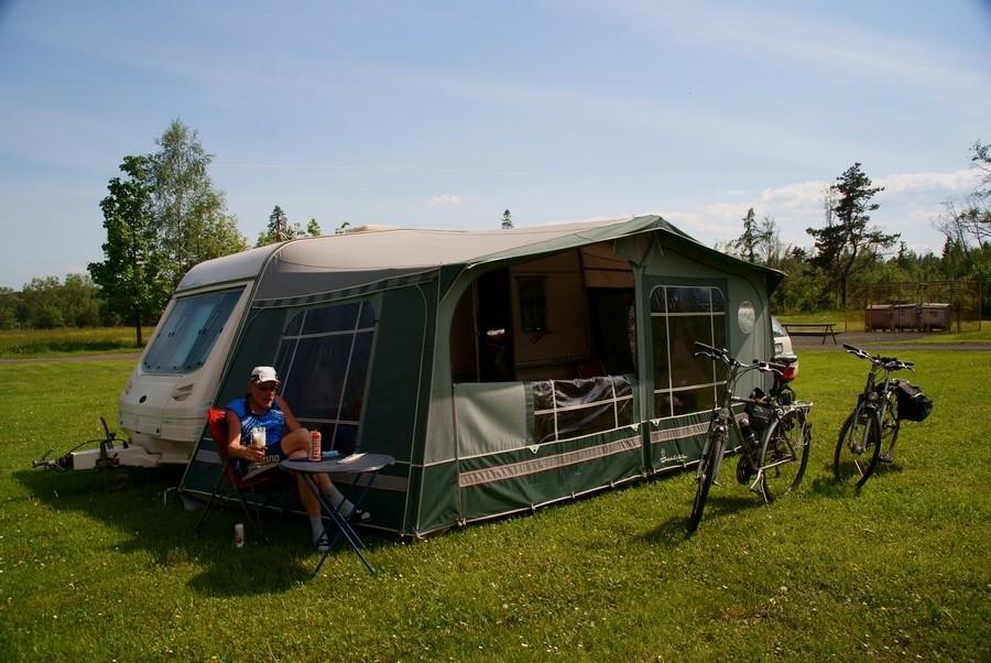 Na campingu w lodówce czekał Żywiec