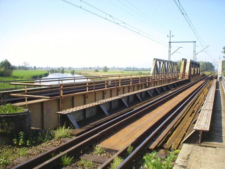 MOST KOLEJOWY NAD RZEKĄ ELBLĄG