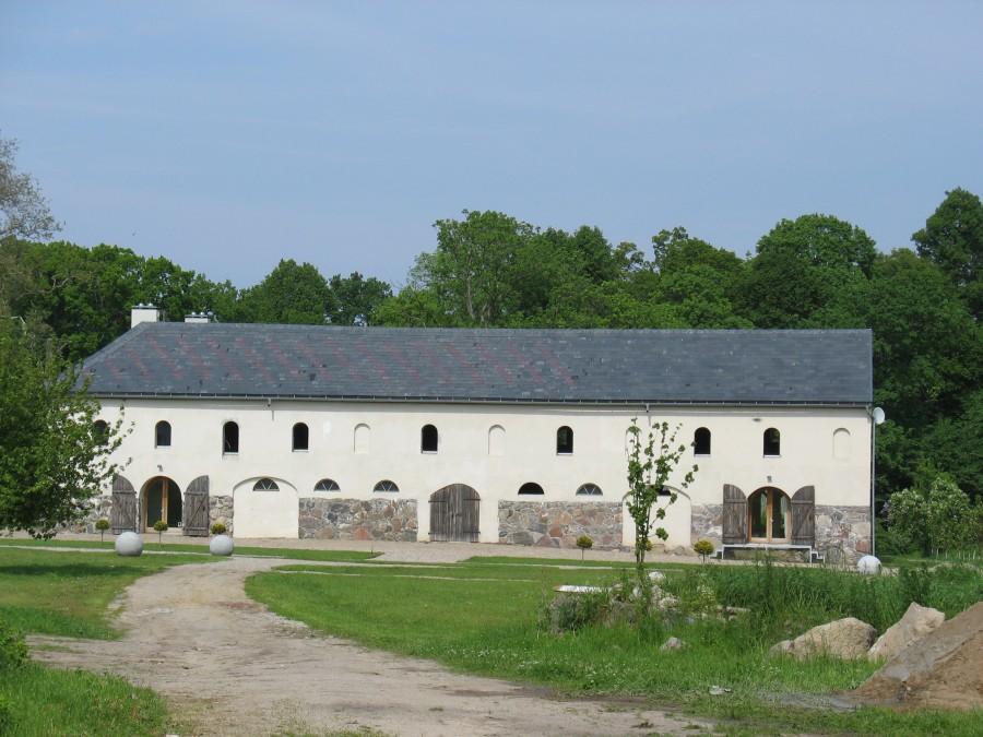 Starzyński Dwór - spichlerz w d. majątku cystersów