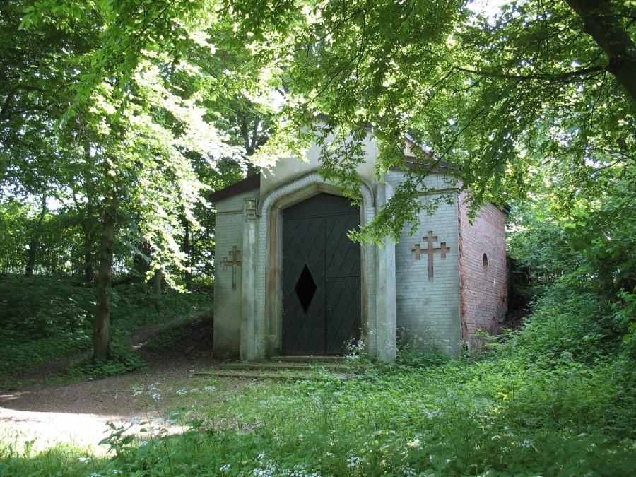 Starzyński Dwór - grobowiec von Grassów