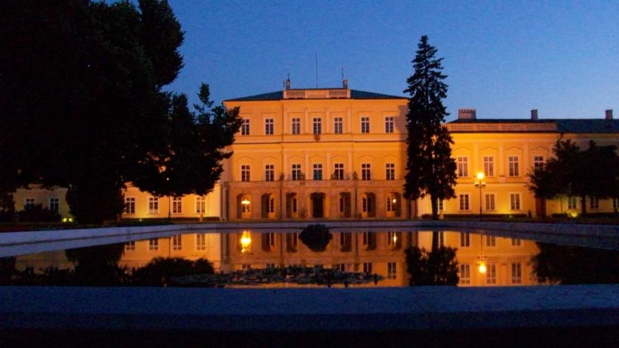 Pałac Czartoryskich nocą