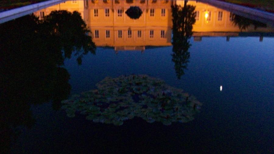 Pałac w odbicu lustrzanym
