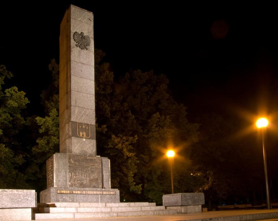 Obelisk na pl. Wolności ku czci wyzwolicieli Bydgoszczy w 1920r.