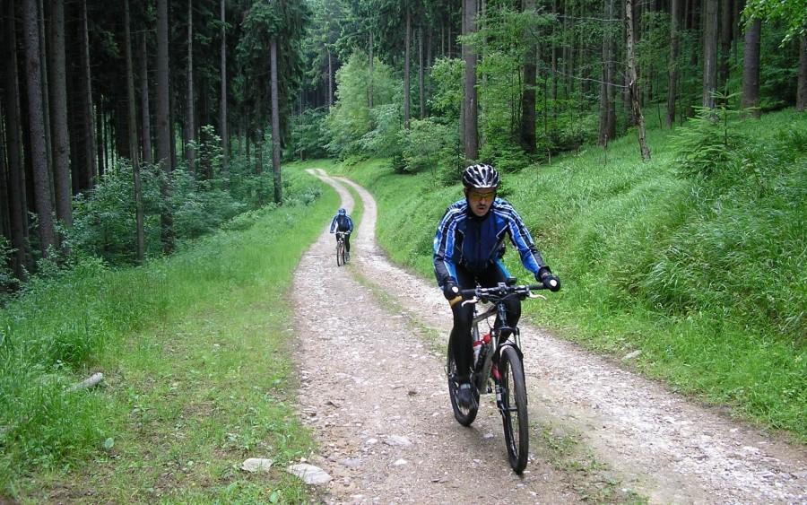 Bikerzy podjeżdżają