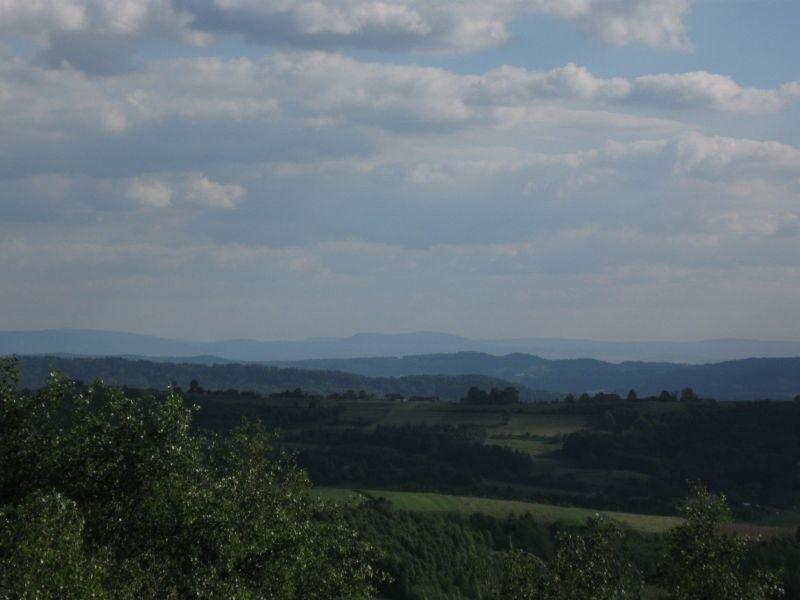 Po środku Cergowa i Beskid Niski.