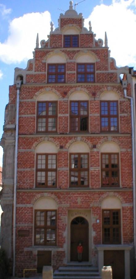 ODNOWIONA KAMIENICA NA ELBLĄSKIEJ STARÓWCE