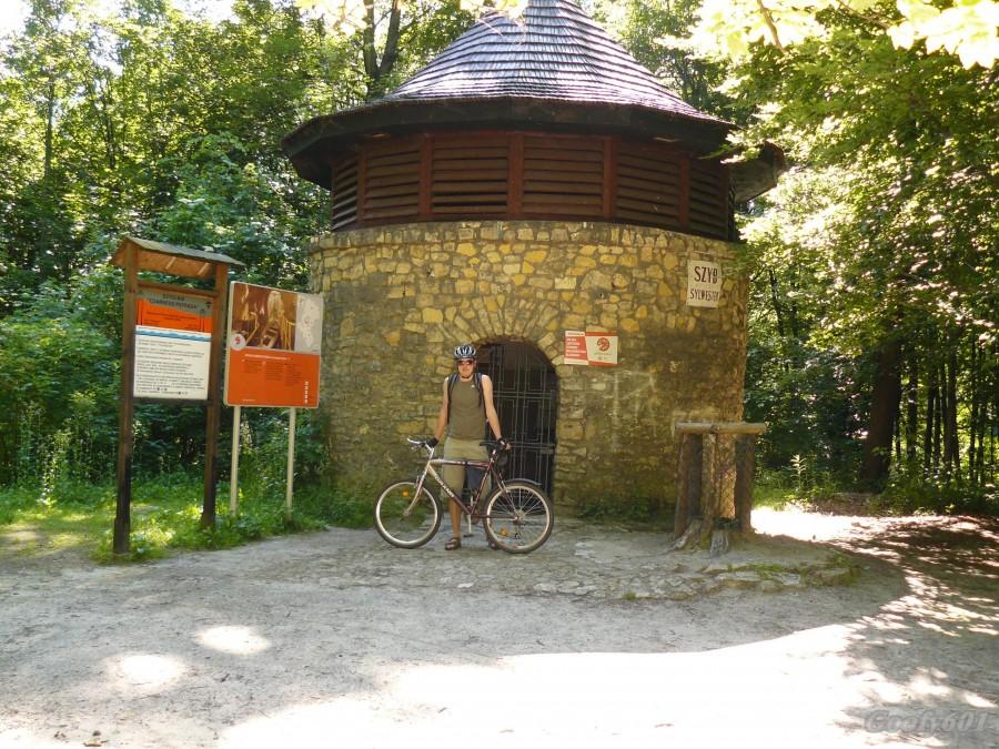 Pozowanie pod szybem "Sylwester" :P