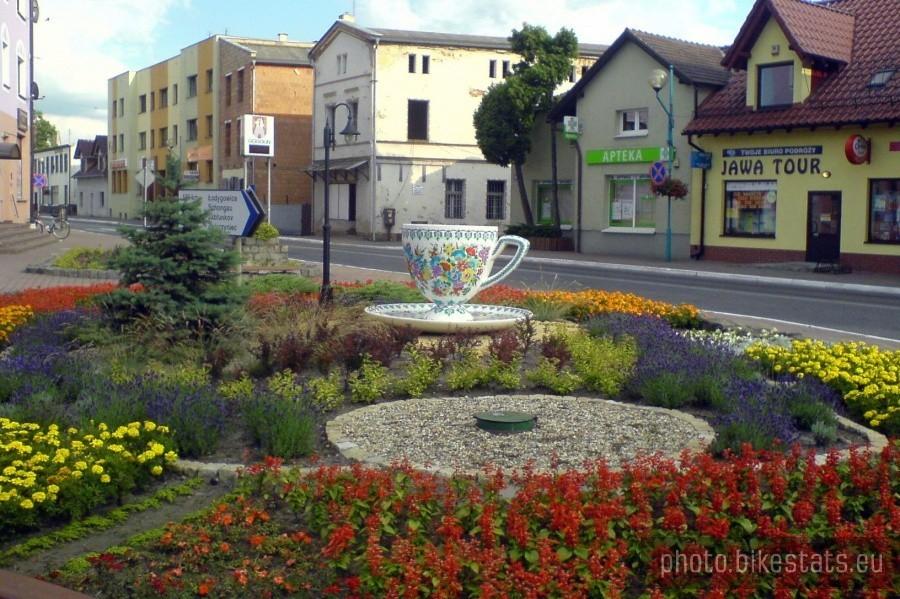 Duża filiżanka w centrum Gogolina
