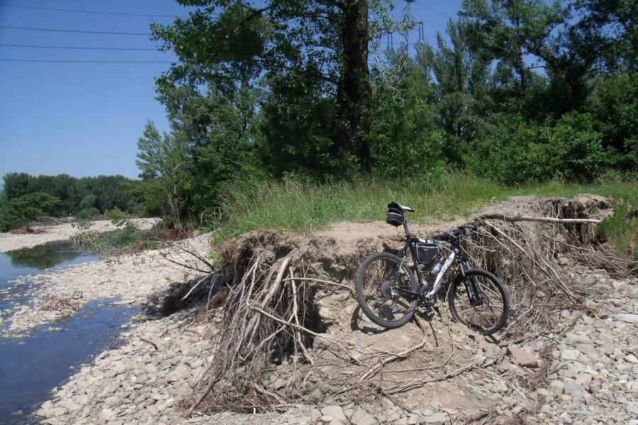 To samo miejsce co powyżej tylko, że drogi nie ma