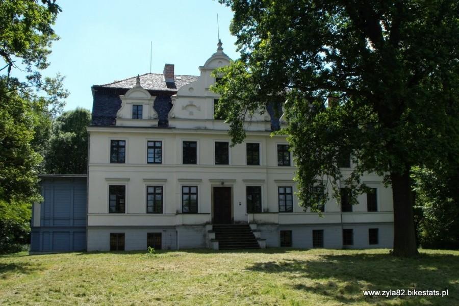 Dwór barokowy w Królikowicach