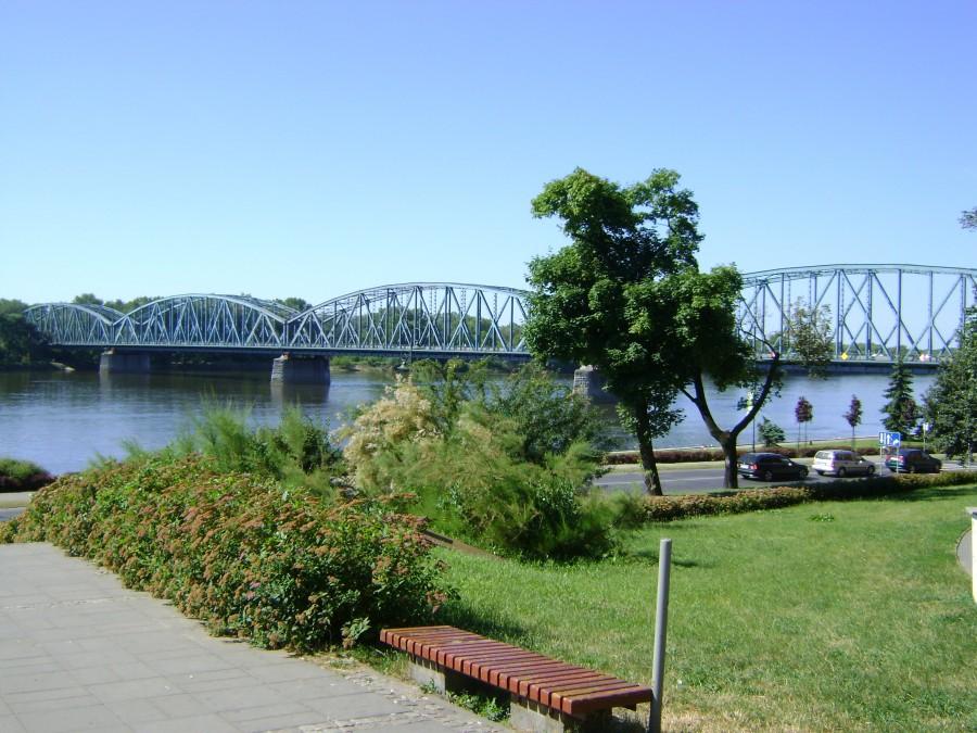 Widok na Bulwar Filadelfijski w Toruniu