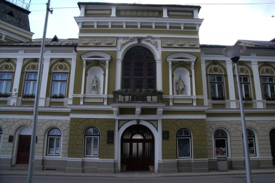 Ratusz od frontu