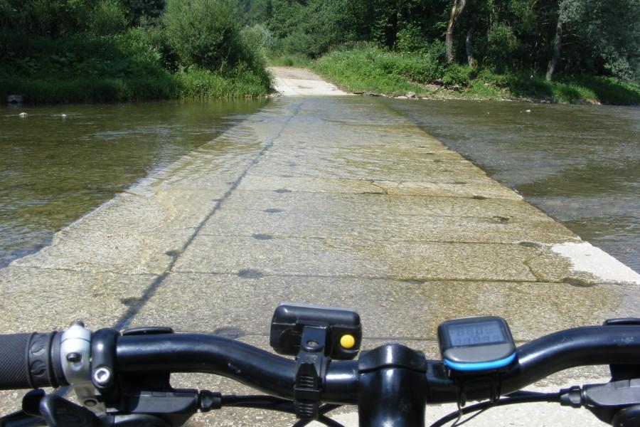 Kolejny bród na drodze- było ich 5 po kolei;)