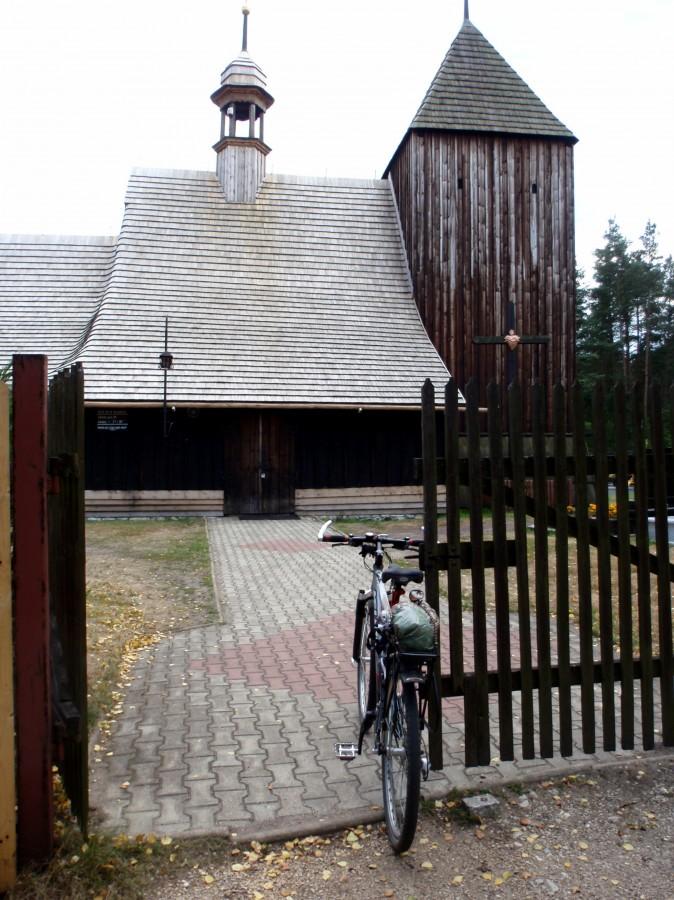 Drewniany kościółek w Bruśku