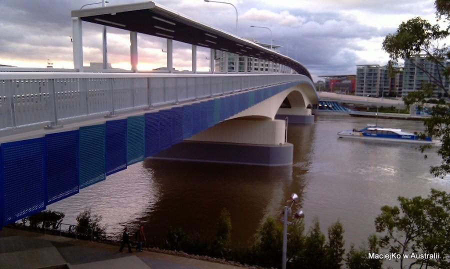 Go Between Bridge